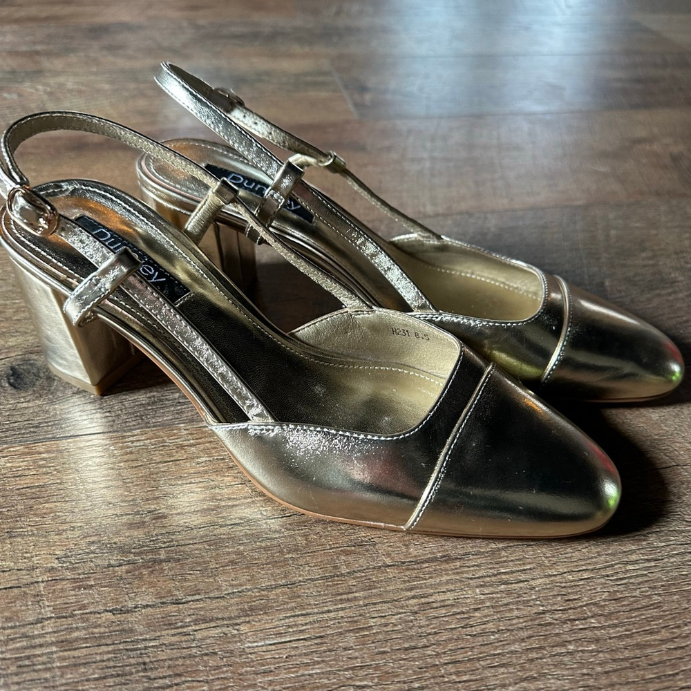 Women's Dumjey Gold Slingback Heels Size 8.5